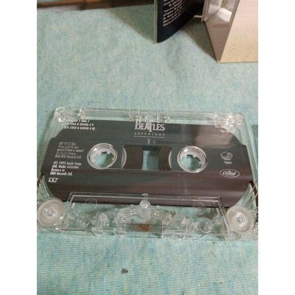 The Beatles Anthology 1 Double Cassette Set 1995 - Picture 4 of 5